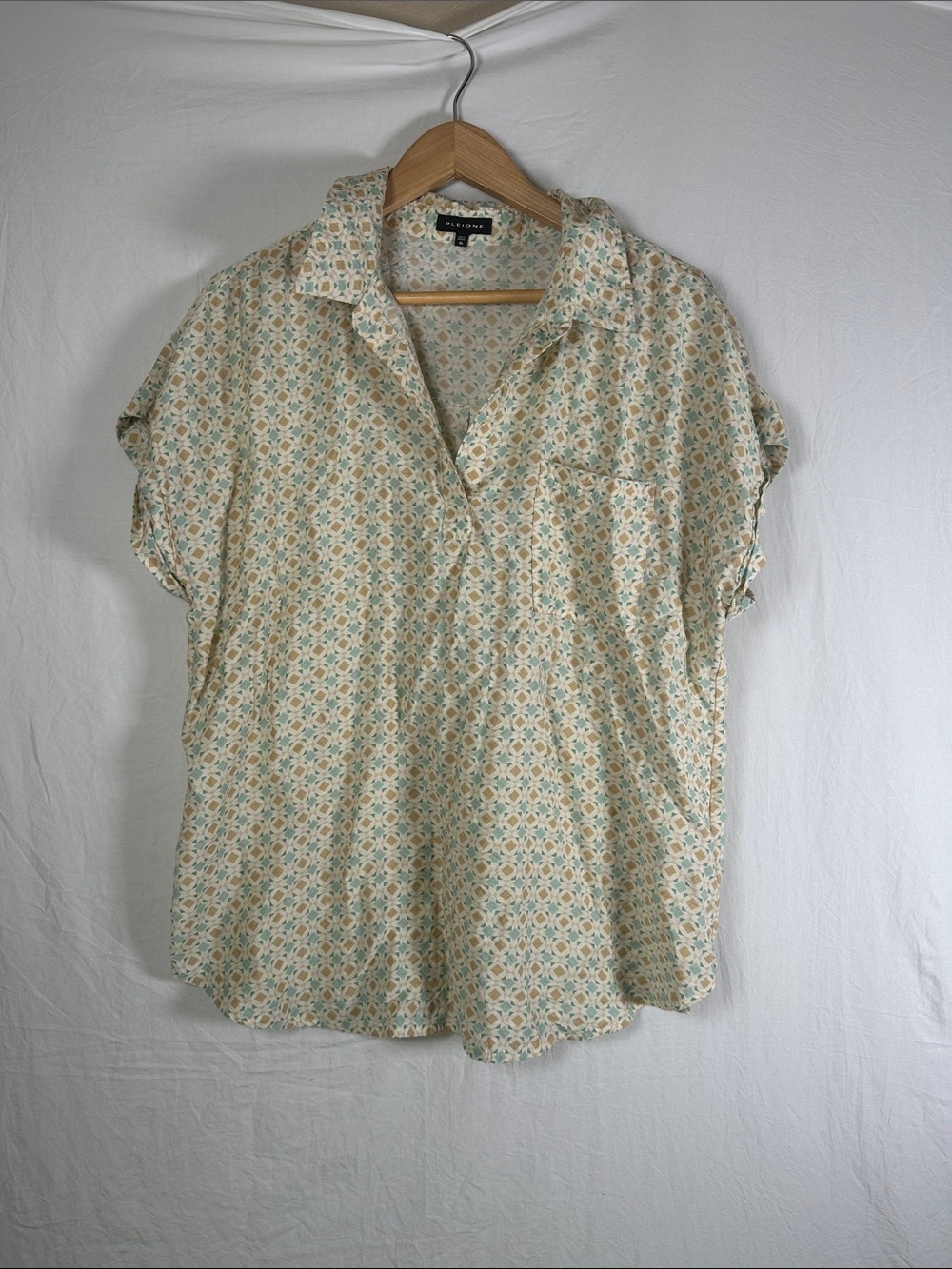 Pleione Short Sleeve Button Down Shirt in Cream and Light Blue shapes - Picture 1 of 3